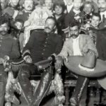 Villa y Zapata en la silla presidencial encabezando el gobierno de la convención de Aguascalientes. 6 Diciembre de 1914. Fotografía de Agustín Víctor Casasola | Colección Gustavo Casasola